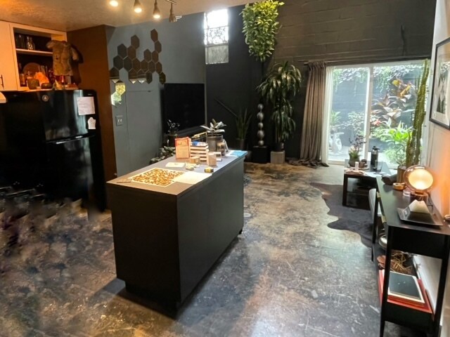 Building Photo - 440 W 900 S