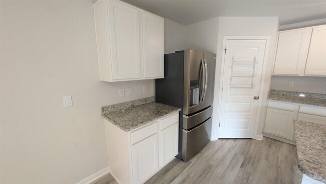 Building Photo - 9294 Tara Cir