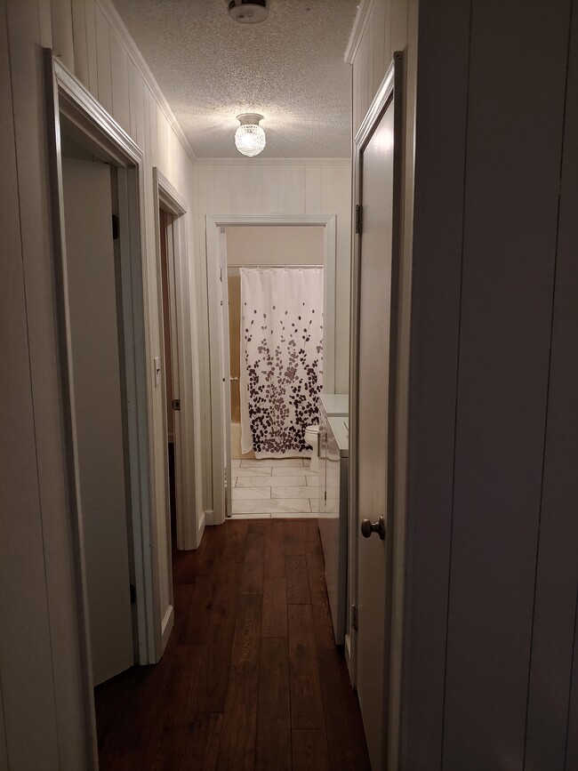 Building Photo - 116 Mogul Rd