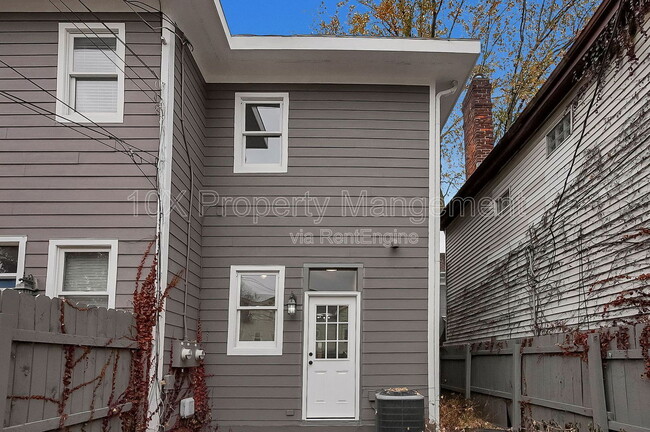 Building Photo - 1114 Summit St