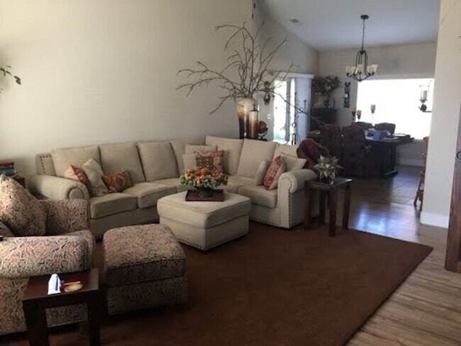 Building Photo - 3bd 2 ba