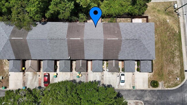 Building Photo - 994 Scenic Oak Ln