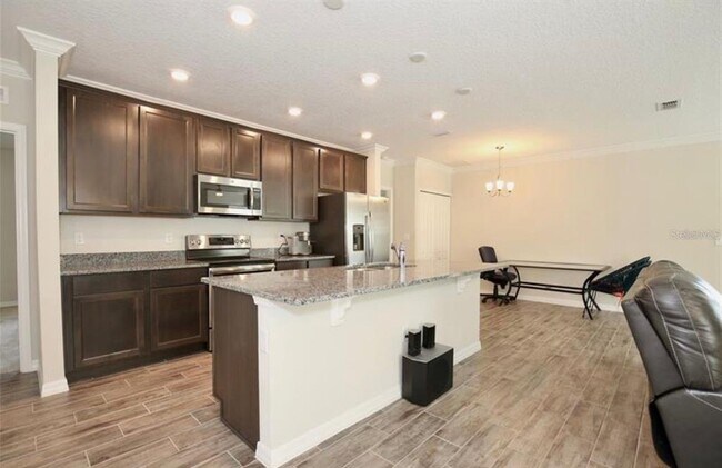 Building Photo - 492 Pinecrest Loop