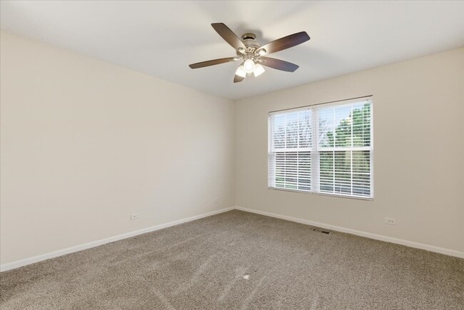 Building Photo - 28909 Pondview Dr