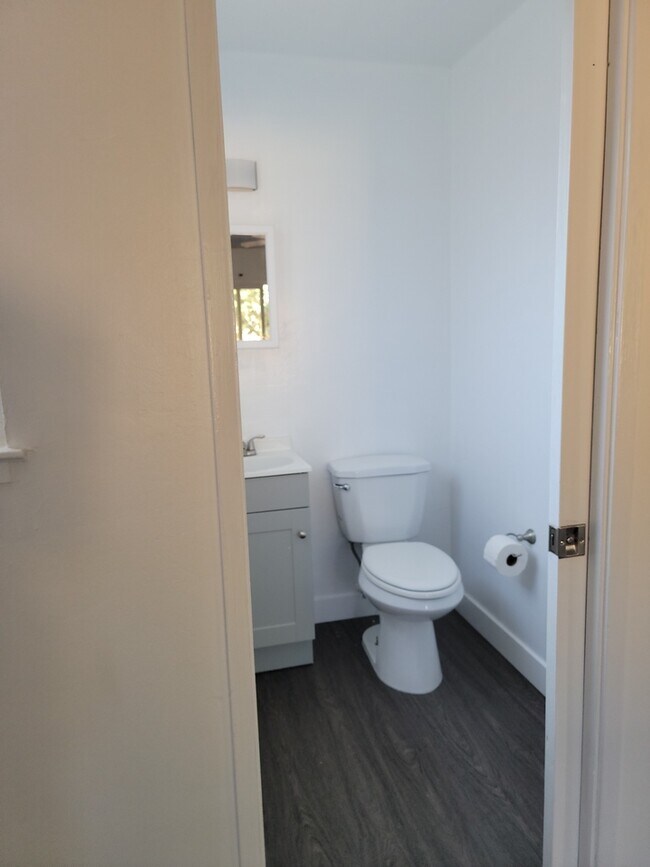 Building Photo - 3216 Delaware St