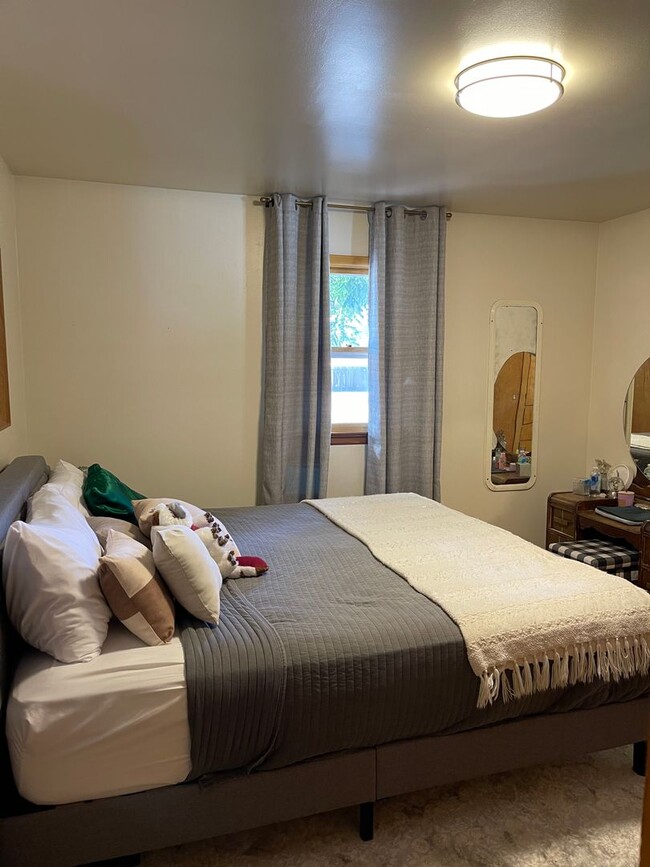 Building Photo - Great location in Meridian for this 3 bedr...