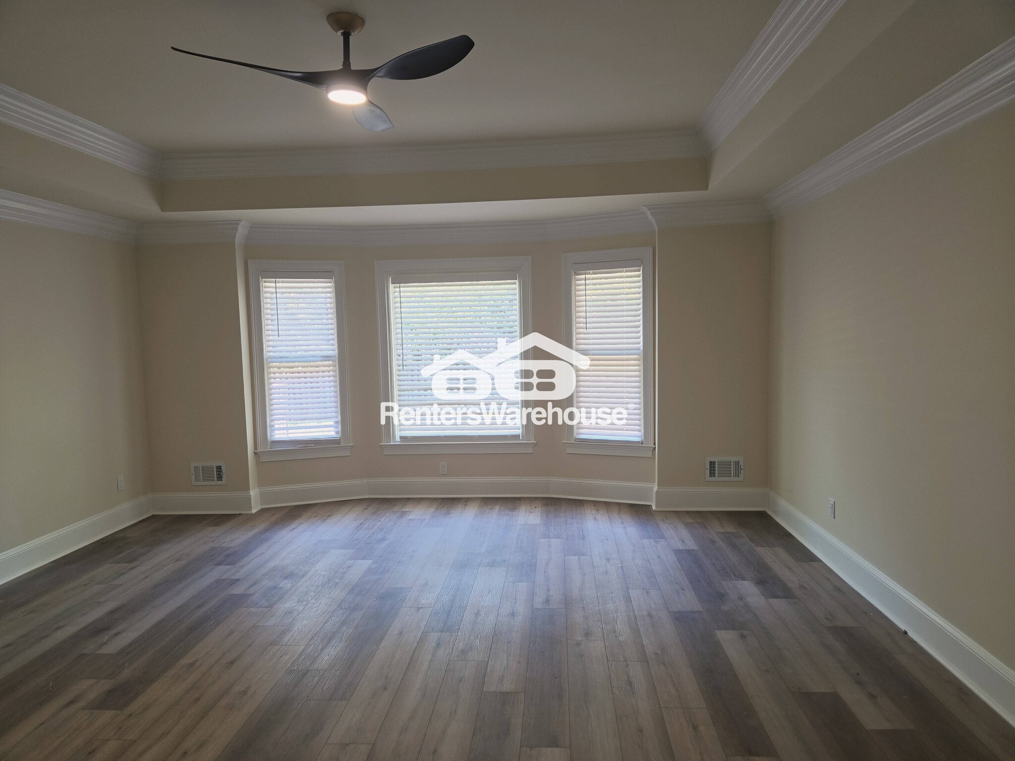 Building Photo - 300 Saddle Creek Ln