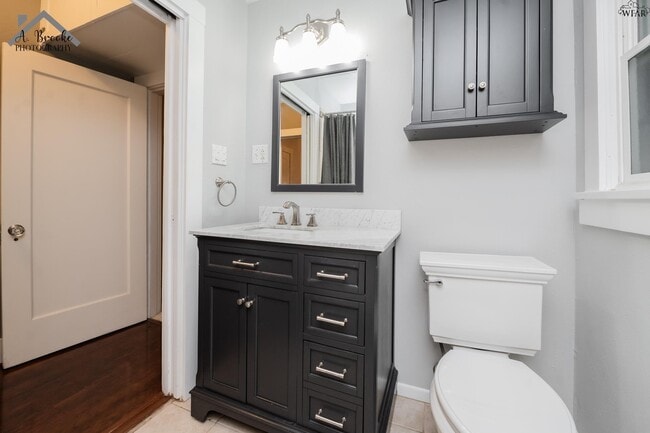 Building Photo - 2003 Arthur St