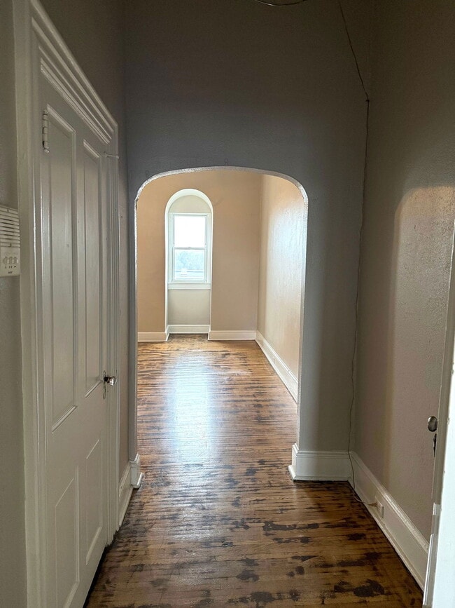 Building Photo - 241 N Queen St