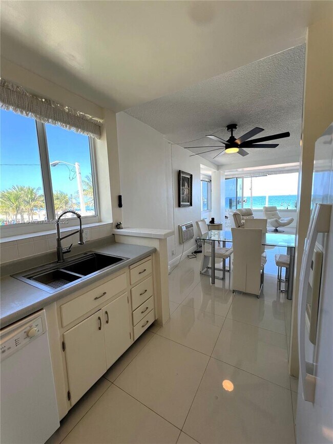 Building Photo - 345 N Fort Lauderdale Beach Blvd