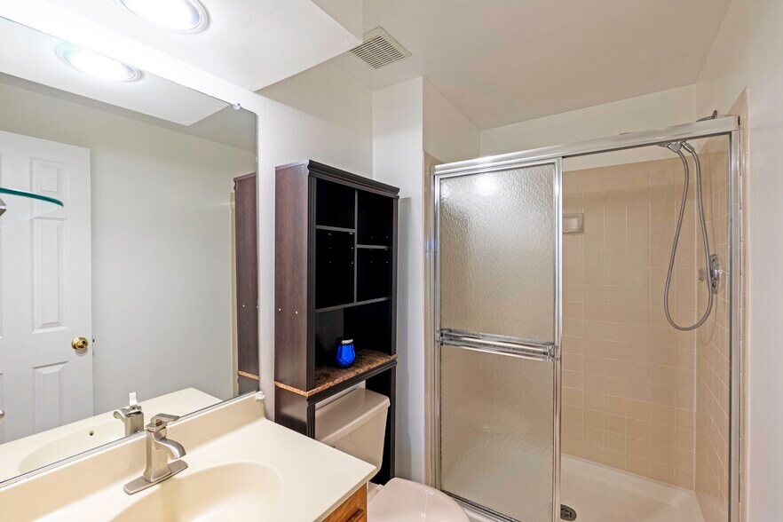 Building Photo - 5708 Belcher Farm Dr