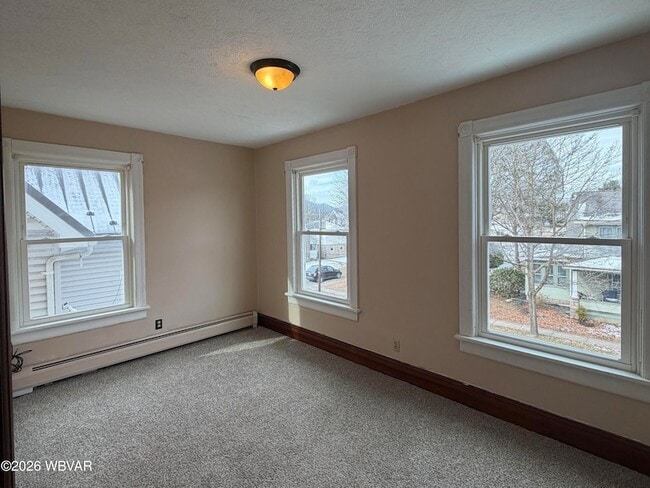 Building Photo - 212 Montour St N