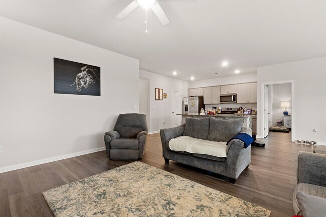 Building Photo - 428 Bearskin Ct