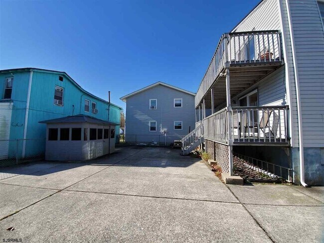 Building Photo - 9720 Winchester Ave