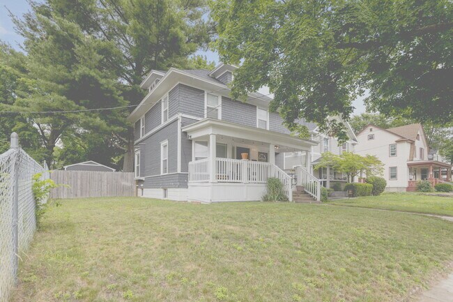 Building Photo - Charming Rental with Large Fenced Yard nea...