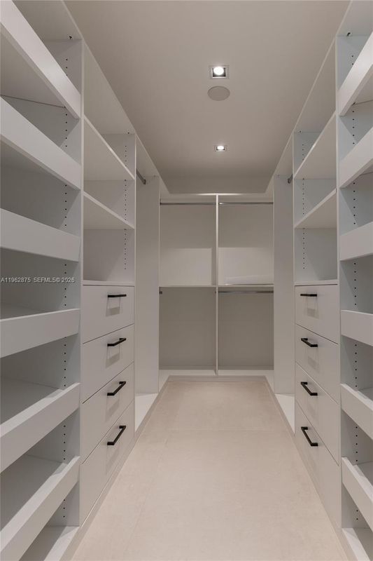 Building Photo - 7300 SW 77th Ave