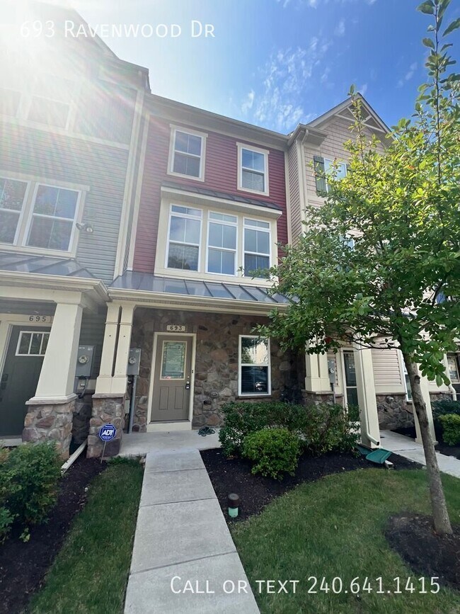 Building Photo - 693 Ravenwood Dr