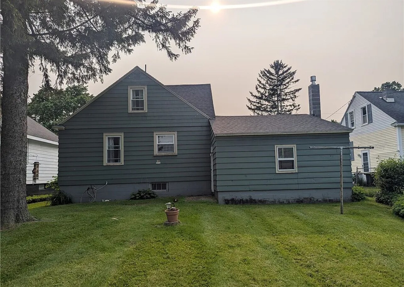 Building Photo - 311 Raphael Ave