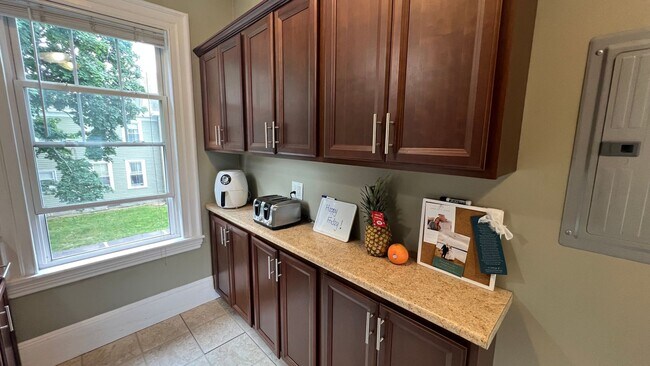 Building Photo - 665 Central Ave