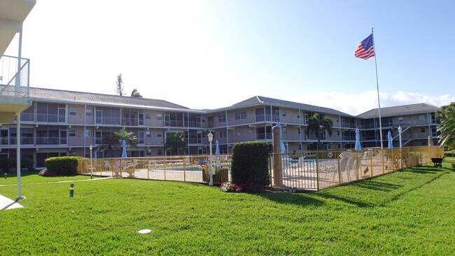 Building Photo - 745 SE 19th Ave