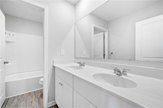 Building Photo - 4646 Waxwing St