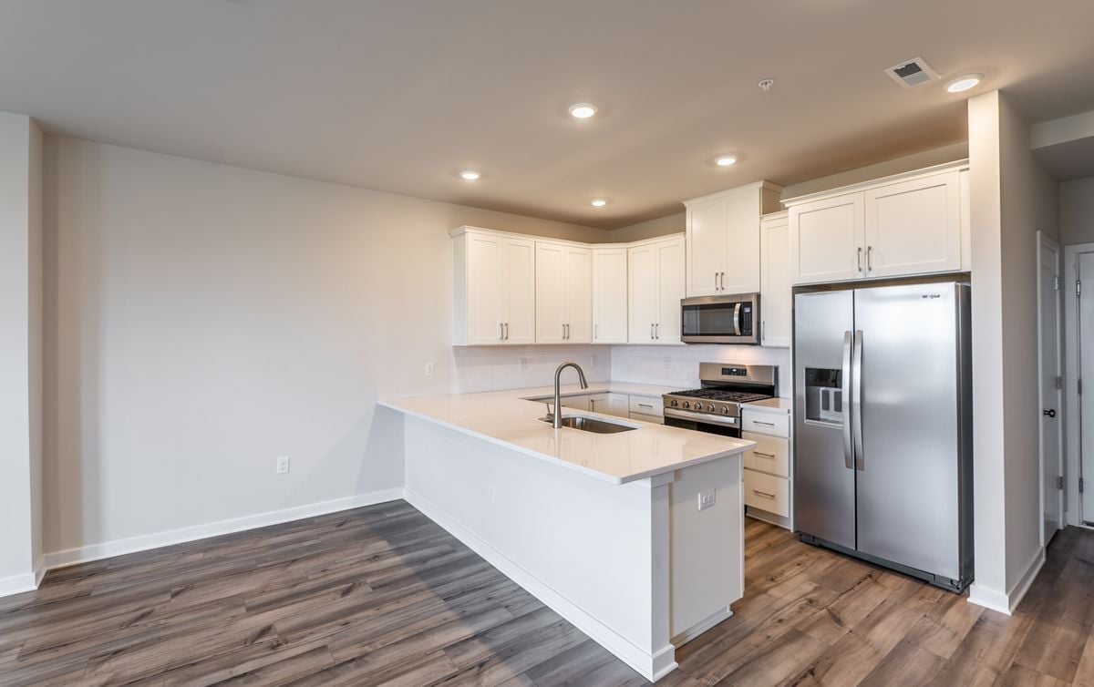Building Photo - 713 Platinum Dr