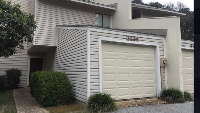 Building Photo - 3126 Tyndall Dr