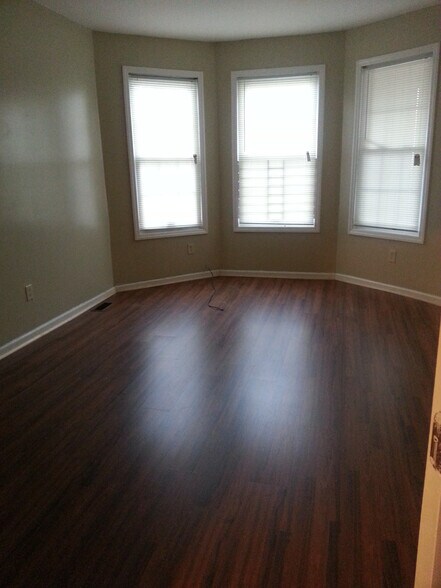 Building Photo - 17 Winans Ave