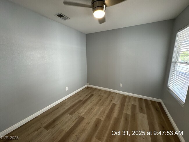 Building Photo - 10006 Mardagen St