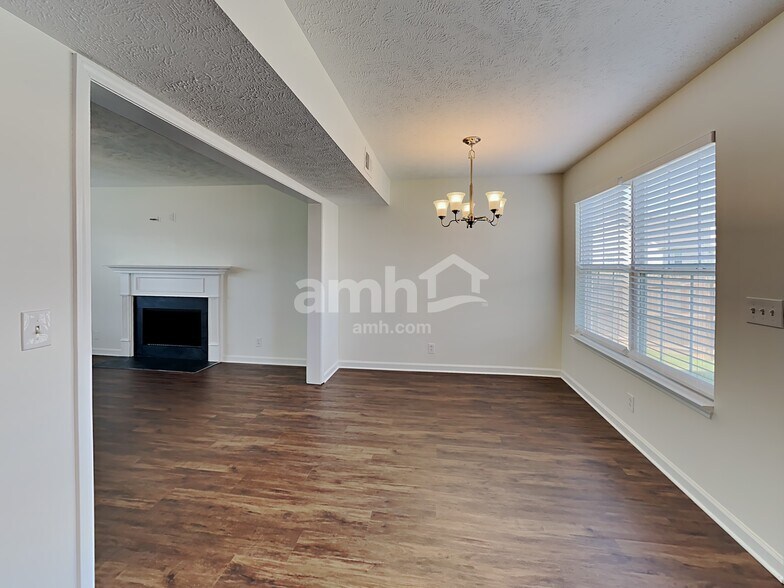 Building Photo - 1609 Carrick Dr
