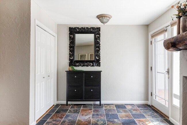 Building Photo - 377 Pearl St