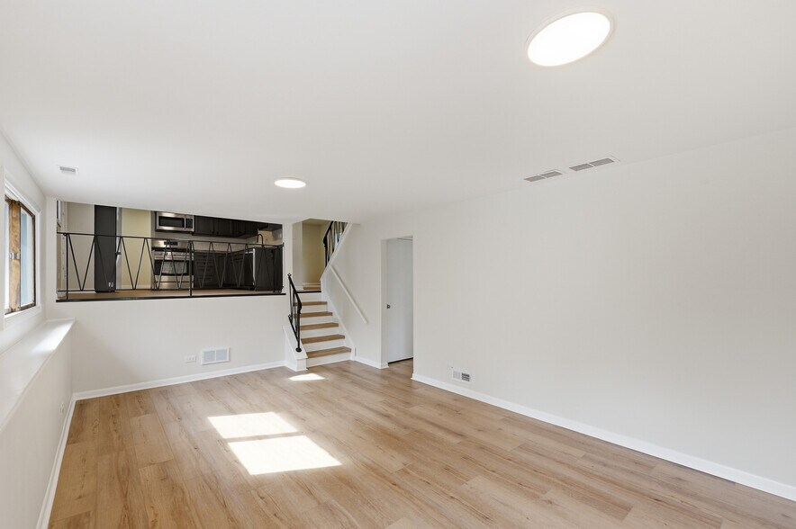 Building Photo - 849 Pear Tree Ln