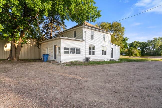 Building Photo - 1203 E Cherry St