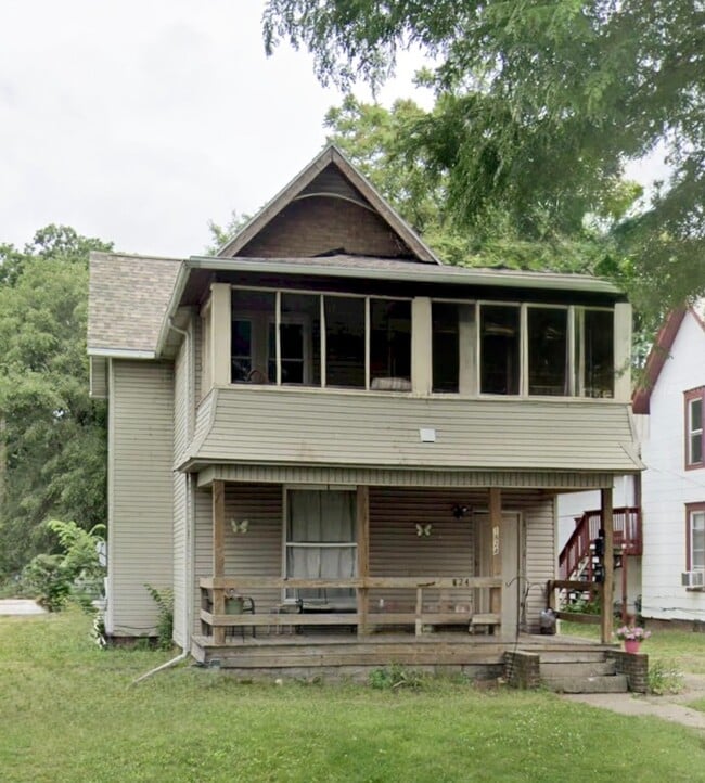Building Photo - 1824 Dunham St