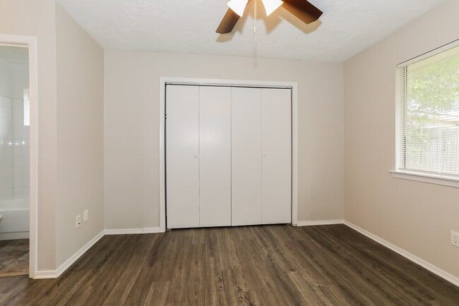 Building Photo - 7318 Sunlight Ln