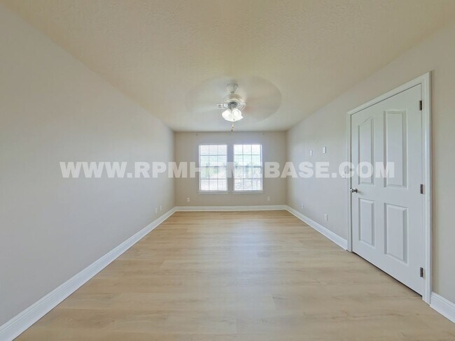 Building Photo - Freshly Updated 3-Bedroom Townhome in Reserve Pointe, Navarre