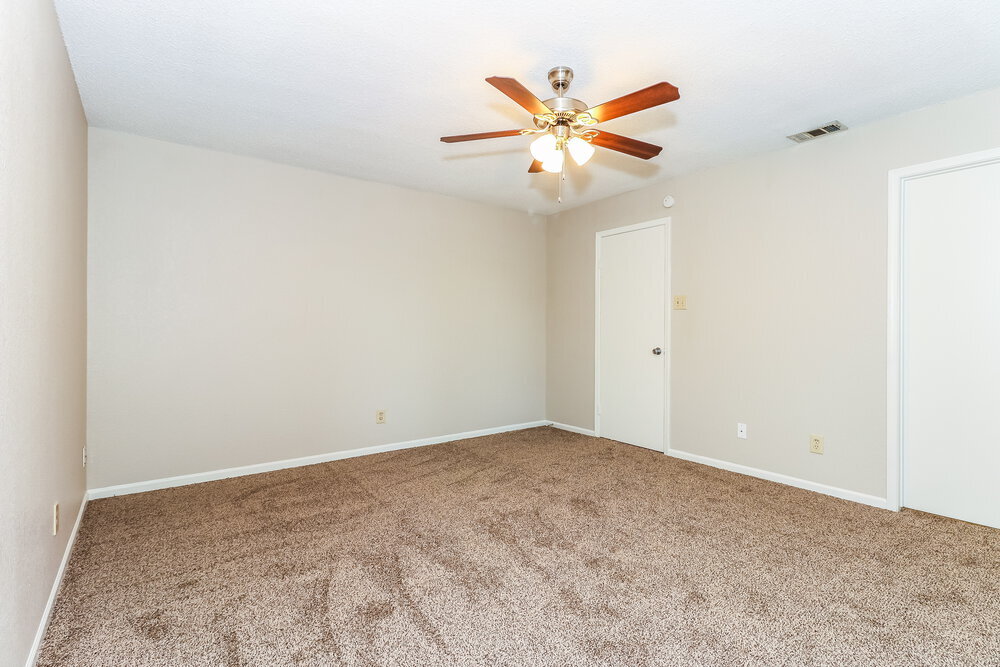 Building Photo - 3645 Fairview Dr