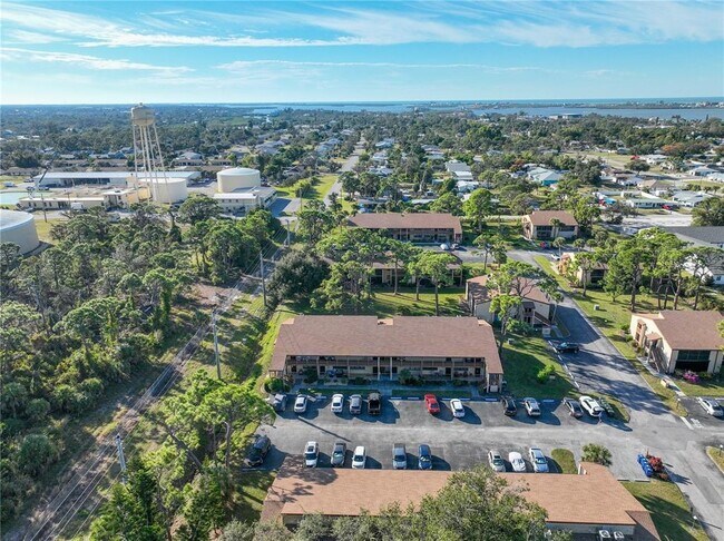 Building Photo - 24 Quails Run Blvd