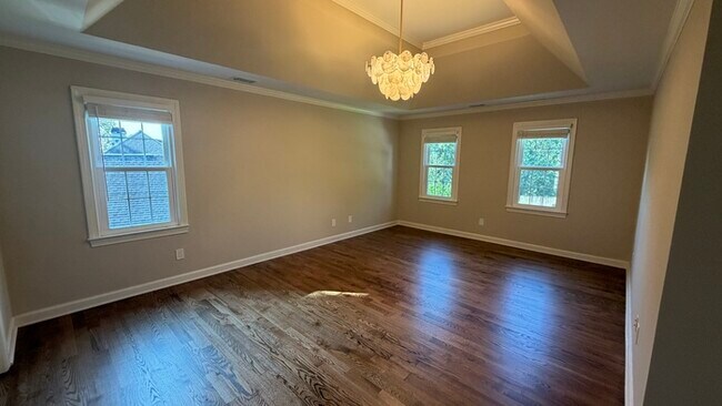 Building Photo - 10575 Aviary Dr