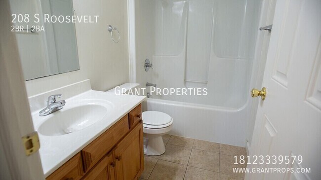 Building Photo - 208 S Roosevelt St