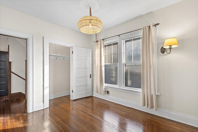 Building Photo - 439 Thurman Ave