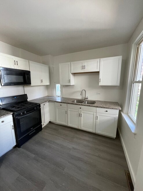 Building Photo - 289 Union St