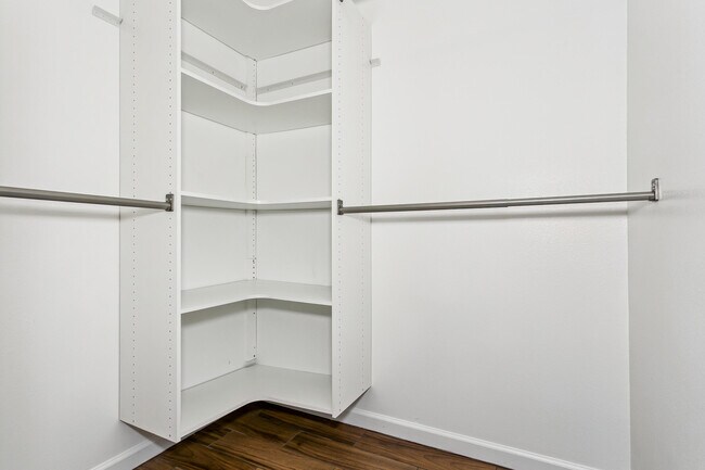 Building Photo - 470 Brian Cir