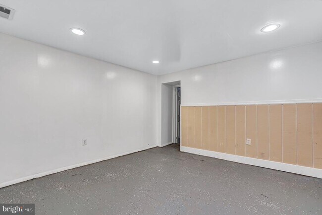 Building Photo - 3027 Walbrook Ave