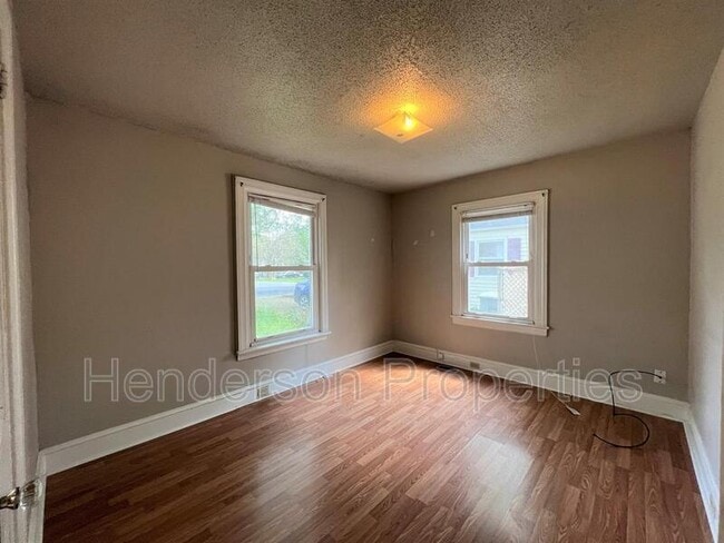 Building Photo - 1256 Edgewood Rd