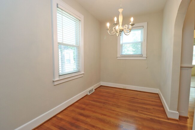 Building Photo - Charming 3 Bedroom, 2 Bathroom on Kilbourn...