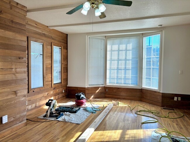 Building Photo - Charming Home in the Conveniently Located Southgate Neighborhood, Character-Rich Trims and Fully ...