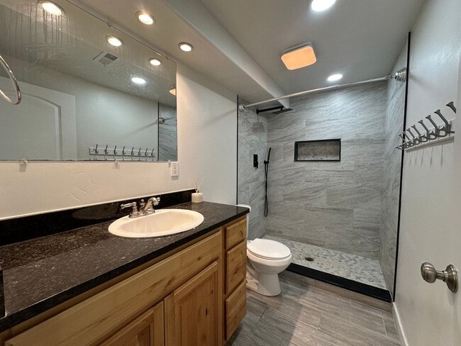 Building Photo - 4000 Mount Airey Dr