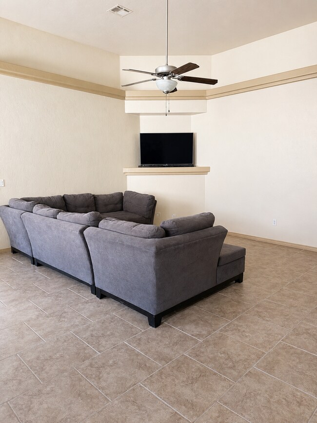 Building Photo - 5856 Organ Peak Dr