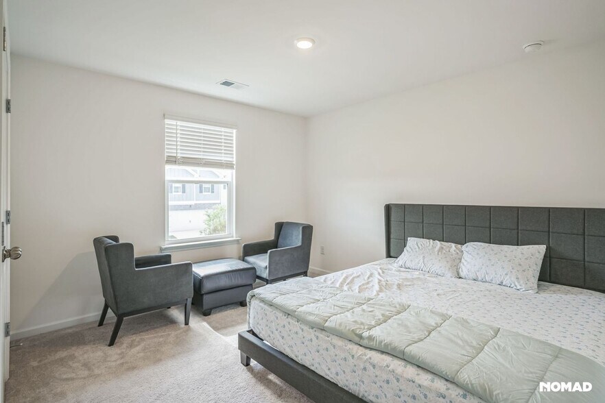 Building Photo - 466 Madison Lakeview Dr